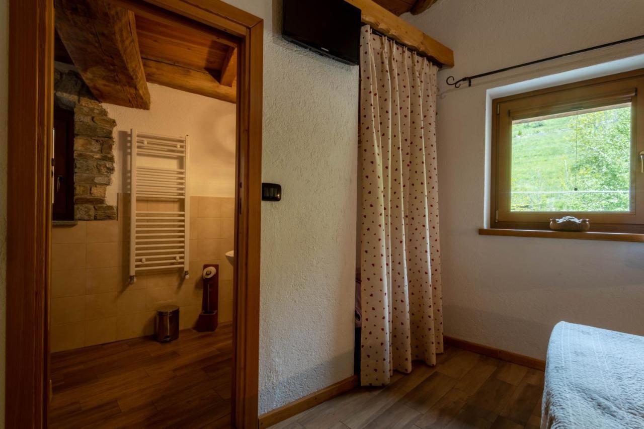 Le Vieux Noyer - Appartamenti Al Verde Villaggio Di Rumiod Saint-Pierre Buitenkant foto