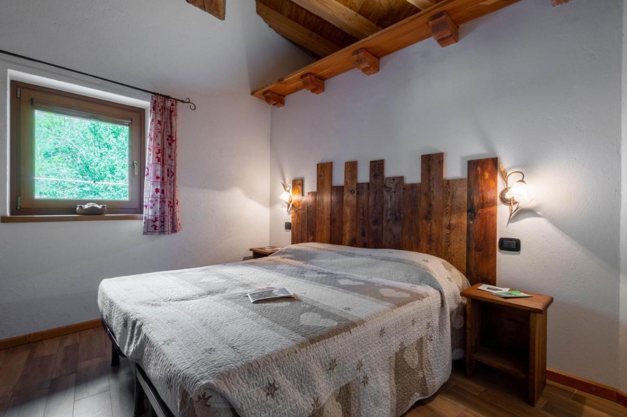 Le Vieux Noyer - Appartamenti Al Verde Villaggio Di Rumiod Saint-Pierre Buitenkant foto