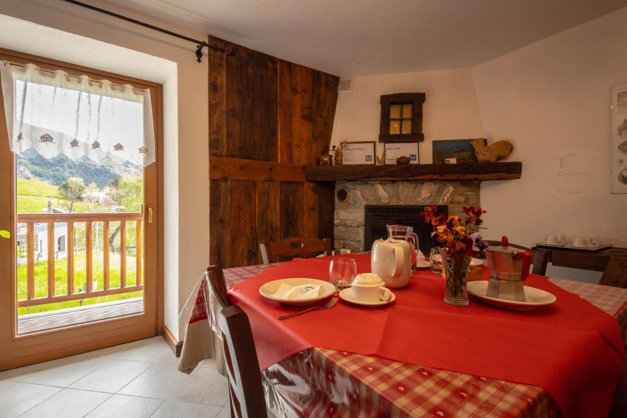 Le Vieux Noyer - Appartamenti Al Verde Villaggio Di Rumiod Saint-Pierre Buitenkant foto