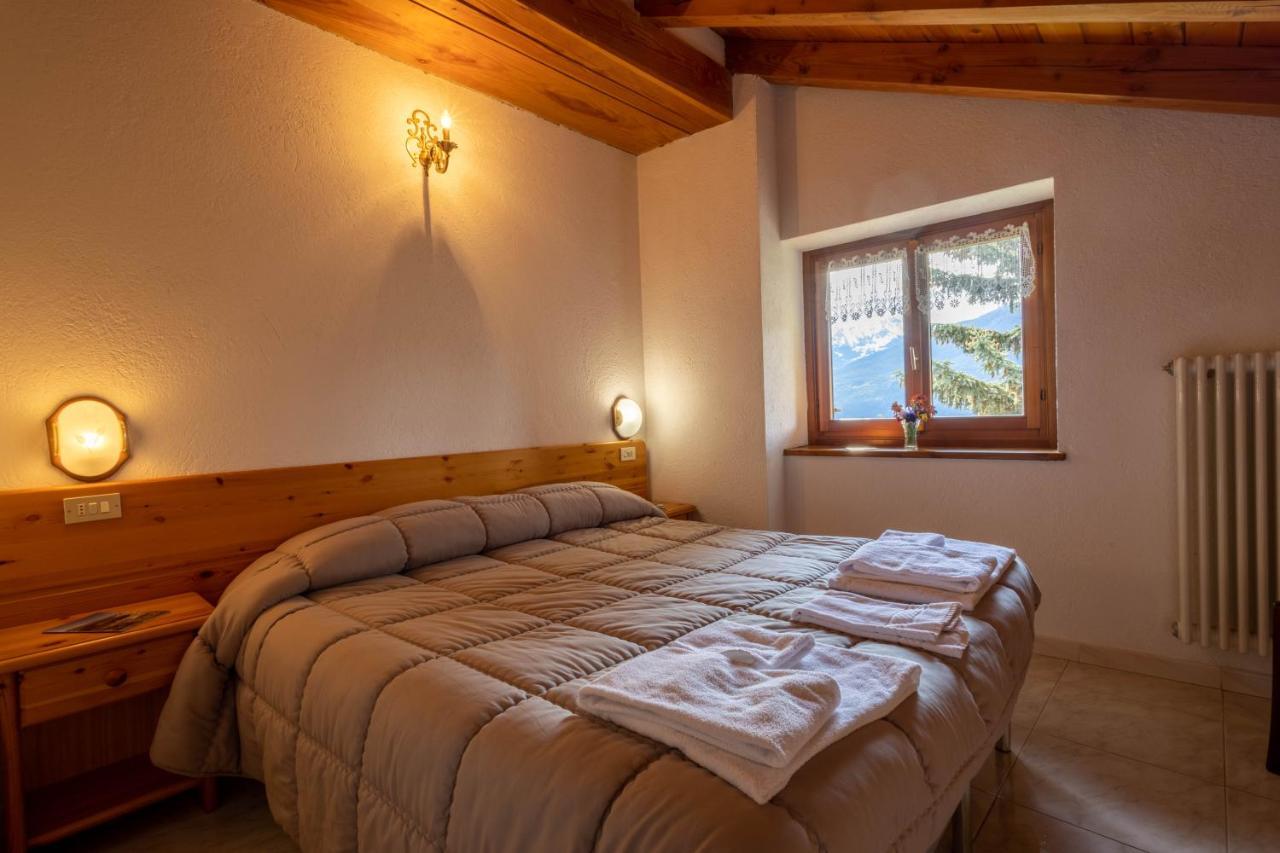 Le Vieux Noyer - Appartamenti Al Verde Villaggio Di Rumiod Saint-Pierre Buitenkant foto